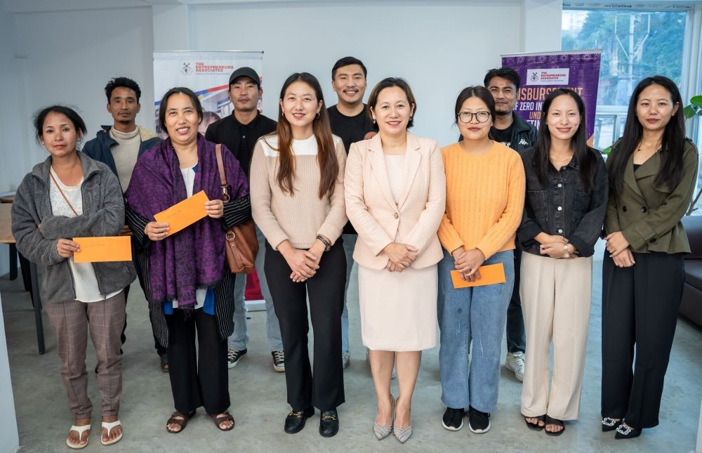 tEA officials with Women Street Vendors on October 15.